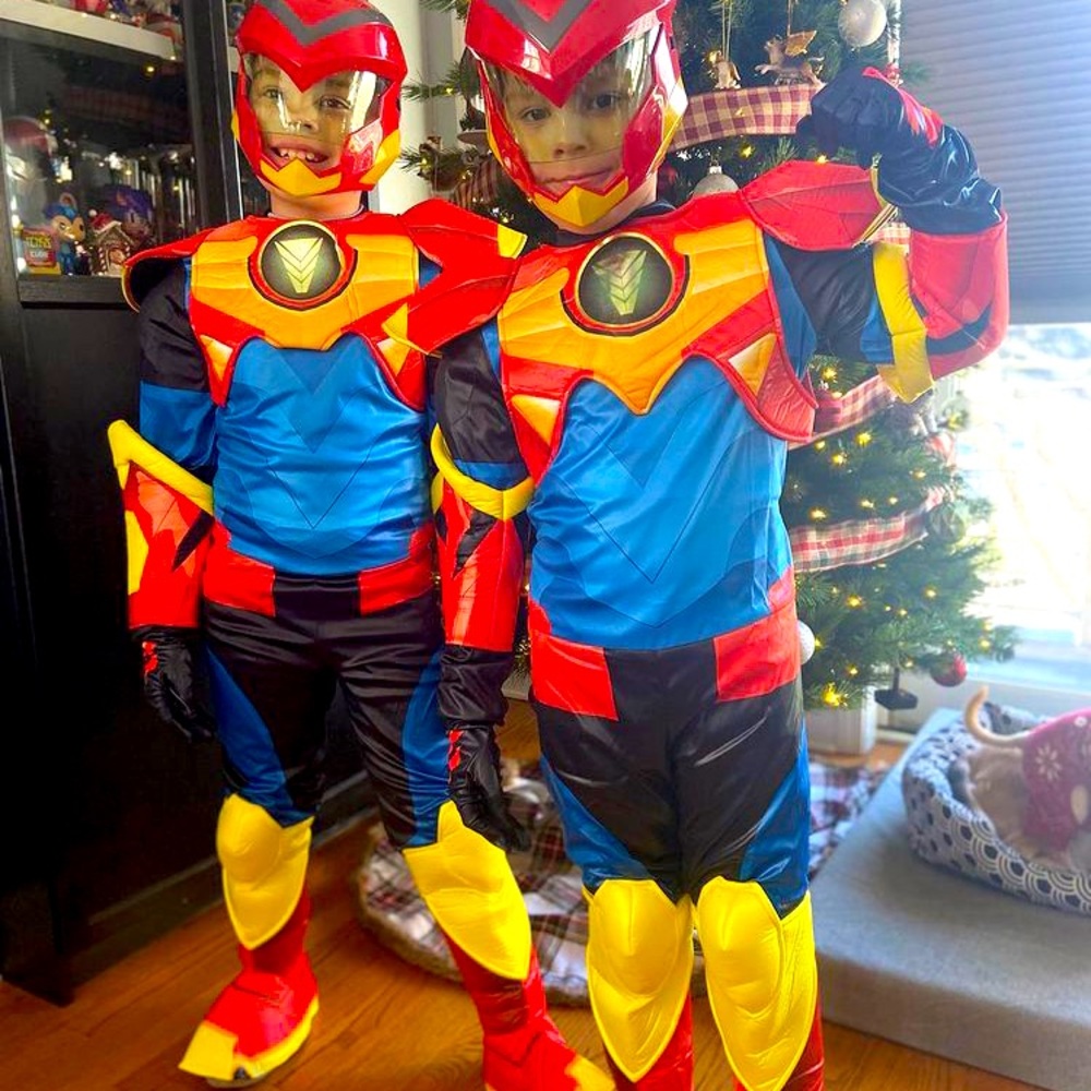 Power Gamers suits size Medium ( fits 6-7yr/o)